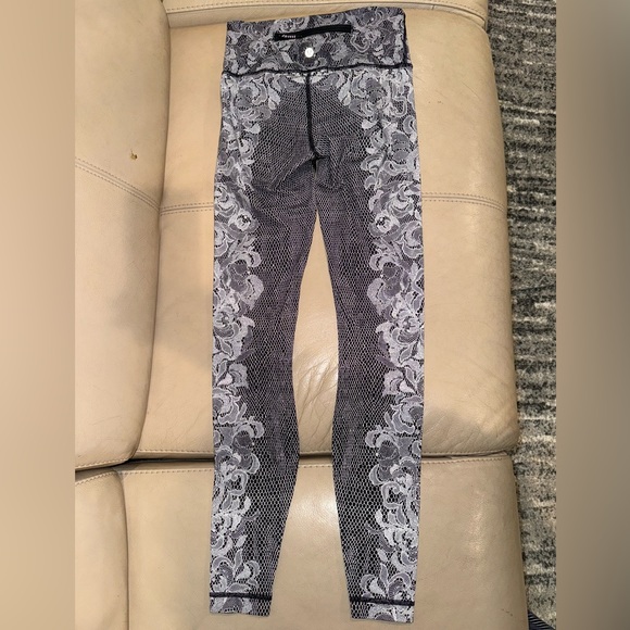 28” Lululemon Speed Wunder Tight Nulux Florence Speed Wunder 50G White Black 4. - Picture 6 of 14